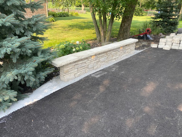 stone-wall-seat